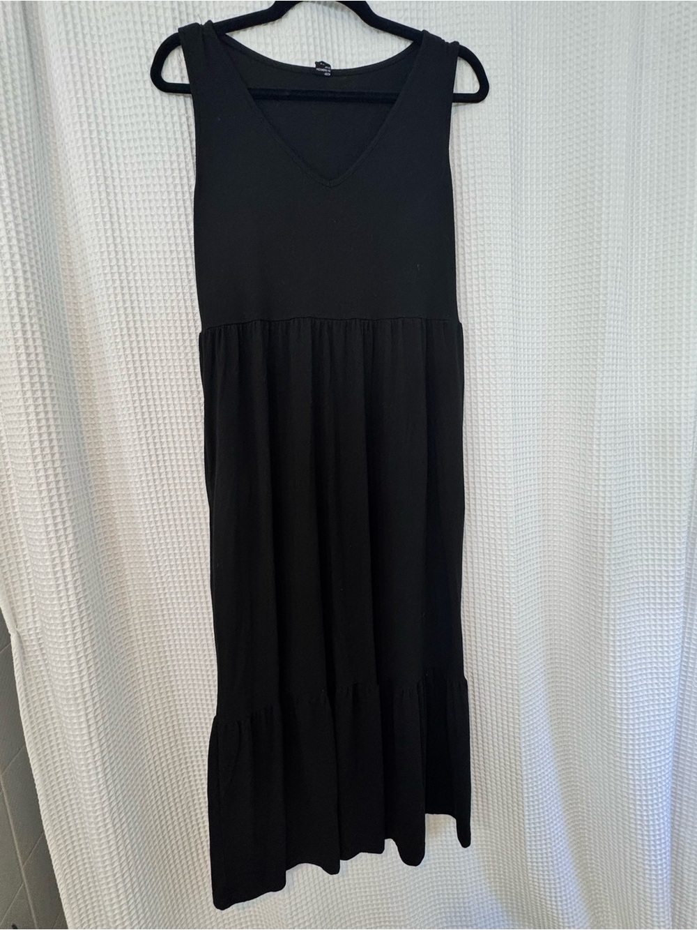 Sleeveless Black V-Neck Maxi Dress